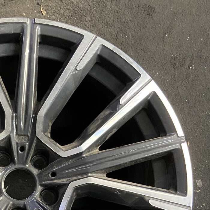 20" BMW 740i 21-22 20x10 star design dark gray orbit gray Original OEM Wheel Rim - Close-Up Detail