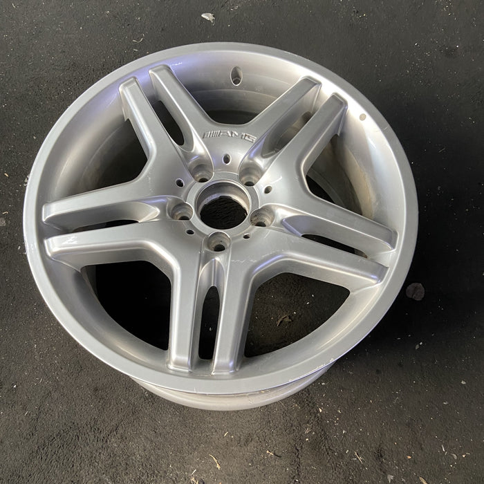 18" MERCEDES CL-CLASS 03-05 215 Type; CL55, 18x9 Original OEM Wheel Rim - Close-Up Detail