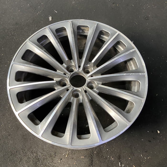 19" BMW 535i GT 10-13 19x8.5 , 15 spoke, alternating spoke Original OEM Wheel - Close-Up Detail