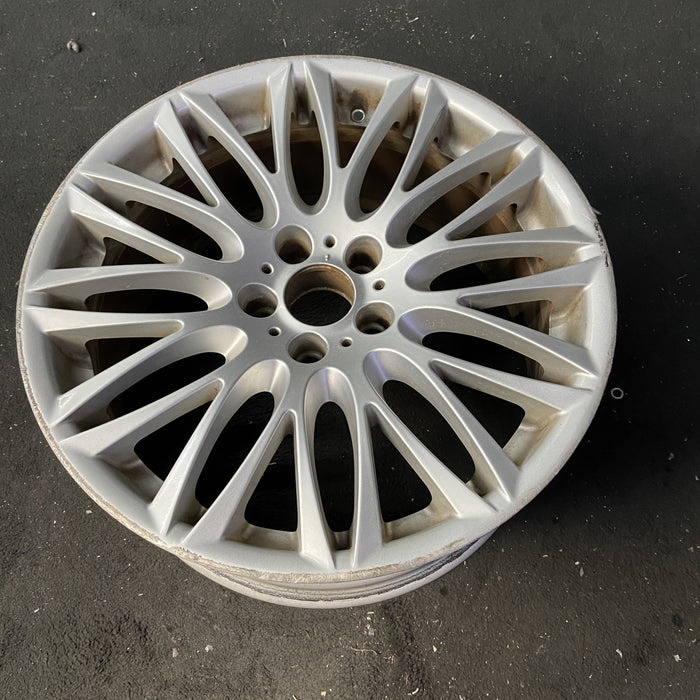 20" BMW 745i 02-05 20x9 , 12 spoke Original OEM Wheel Rim - Close-Up Detail