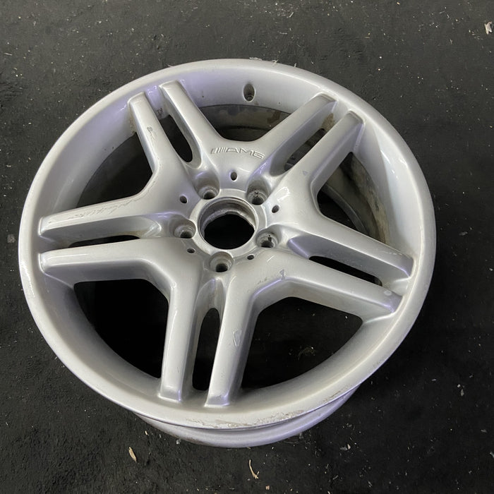 18" MERCEDES CL-CLASS 03-05 215 Type; CL55, 18x8.5 Original OEM Wheel Rim - Close-Up Detail