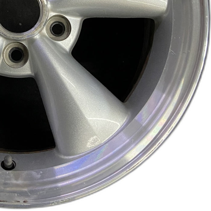 17" MUSTANG 05 17x8 cast aluminum funnel 5 spoke sparkle silver Original OEM - Close-Up Detail