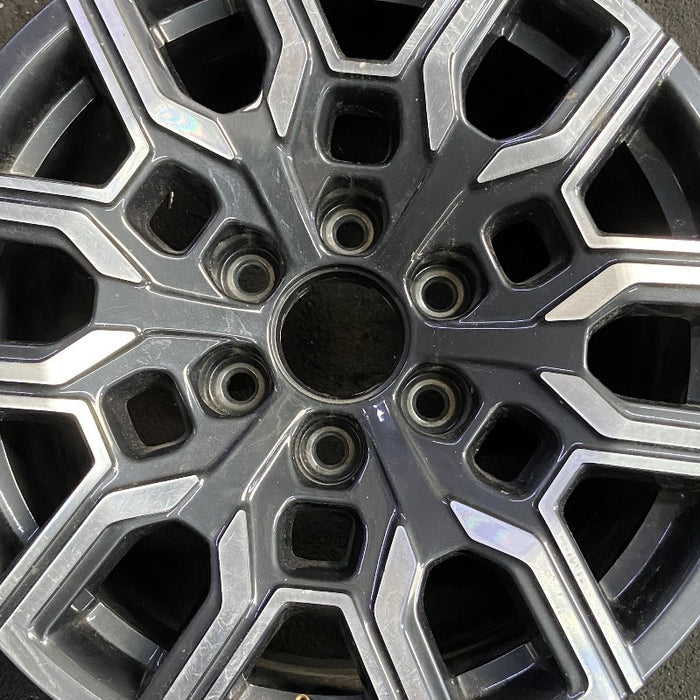 18" COLORADO 23-24 18x8.5 12 spoke opt PZI machined face Original OEM Wheel Rim - Angle View