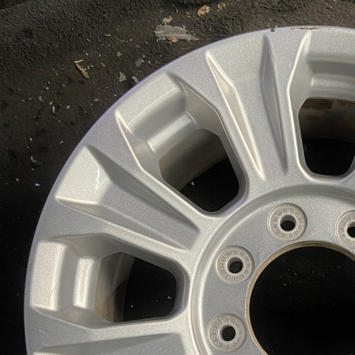 18" FORD F250SD PICKUP 20-22 18x8 aluminum 8 spoke silver Original OEM Wheel Rim - Side Profile