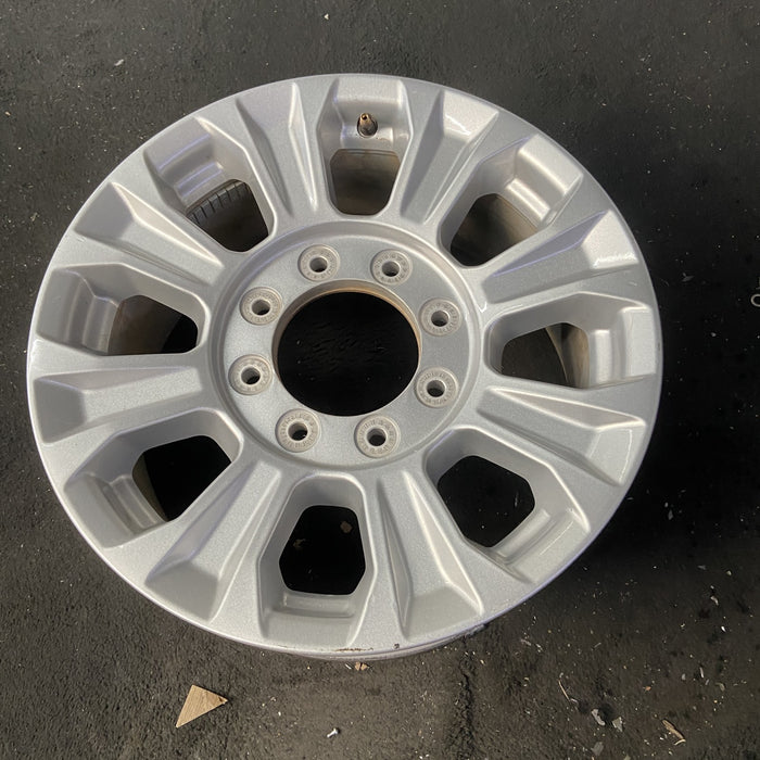 18" FORD F250SD PICKUP 20-22 18x8, aluminum, 8 spoke, silver Original OEM Wheel - Close-Up Detail