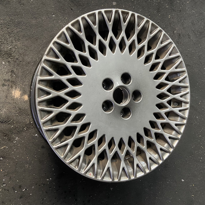 19" G80 22 19x8.5 , diamond spoke Original OEM Wheel Rim - Close-Up Detail