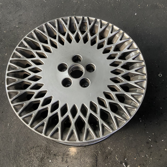 19" G80 22 19x8.5 , diamond spoke Original OEM Wheel Rim - Close-Up Detail