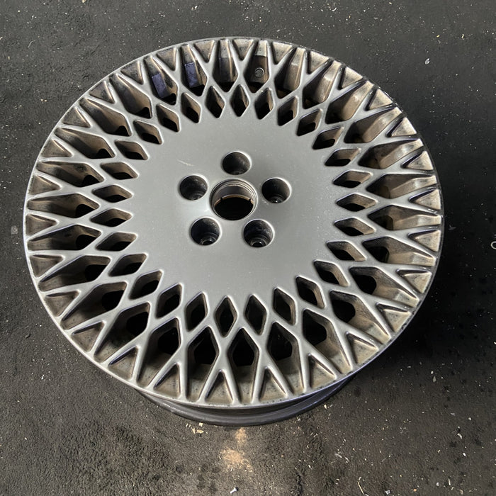 19" G80 22 19x9.5 , diamond spoke Original OEM Wheel Rim - Close-Up Detail