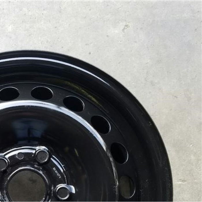 15" JETTA 06-10 VIN K , , 15x6 Original OEM Wheel Rim - Close-Up Detail