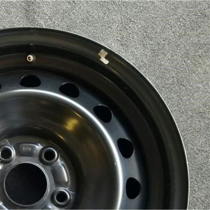 16" CIVIC 16 16x7, steel Original OEM Wheel Rim - Close-Up Detail
