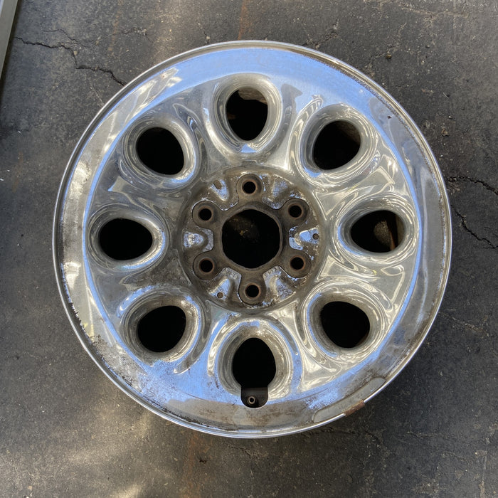 17" AVALANCHE 1500 07-10 17x7.5", steel, 8 hole, chrome Original OEM Wheel Rim - Angle View