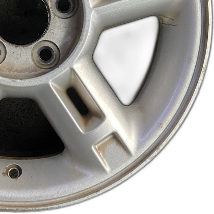 16" EXPLORER 02-03 4 Dr exc. Sport Trac; 16x7 aluminum 5 double spokes - Close-Up Detail