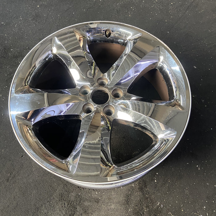 20" CHALLENGER 11-12 20x8, , chrome clad, lug nut centered between spokes - Close-Up Detail