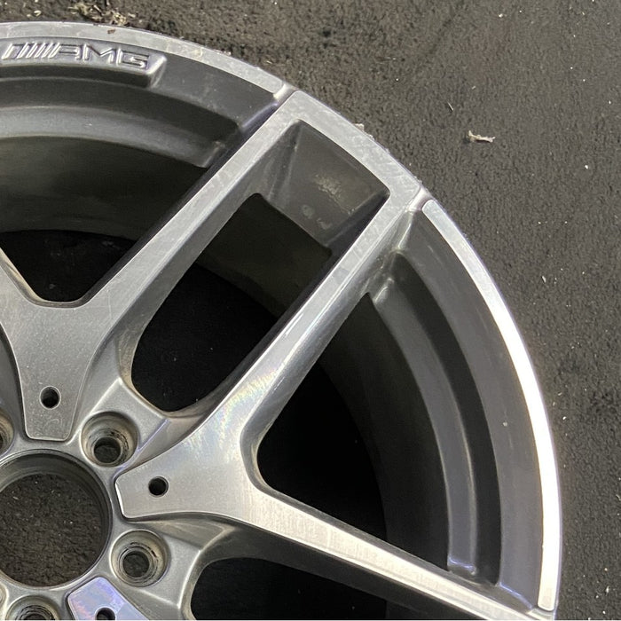 19" MERCEDES GLC-CLASS 16 253 Type GLC300 19x8 10 spoke gray accents Original - Close-Up Detail