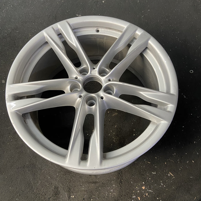 20" BMW 640i 12-15 20x9 , 5 spoke, double spoke Original OEM Wheel Rim - Close-Up Detail