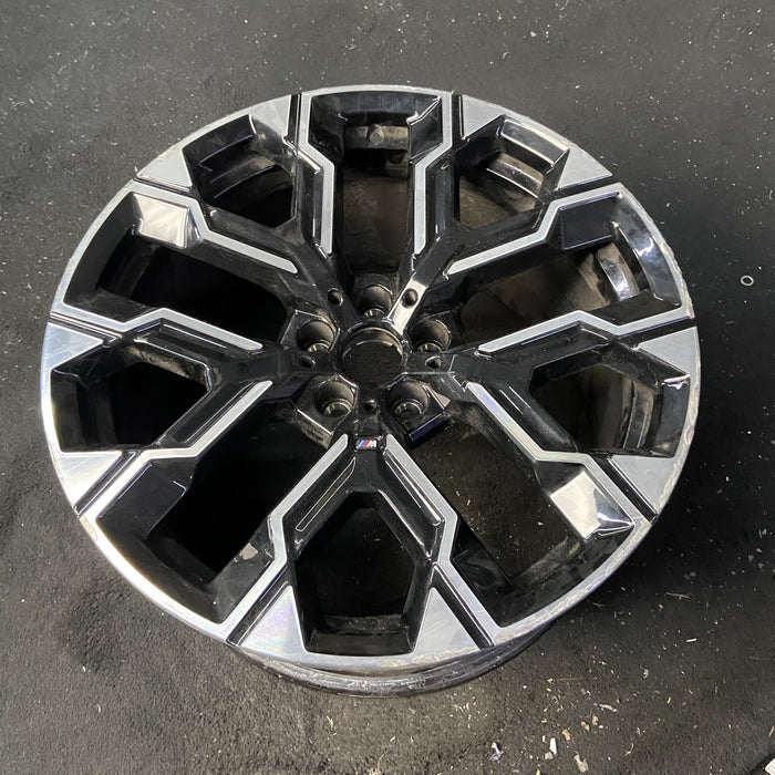20" BMW X3 25 20x10.5, , Y spoke Original OEM Wheel Rim - Close-Up Detail