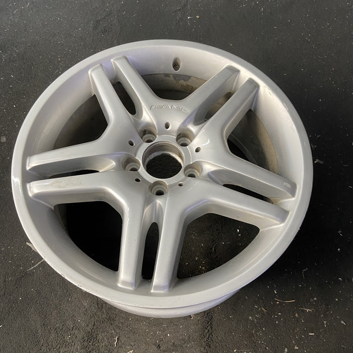 18" MERCEDES CL-CLASS 03-05 215 Type; CL55, 18x9 Original OEM Wheel Rim - Close-Up Detail