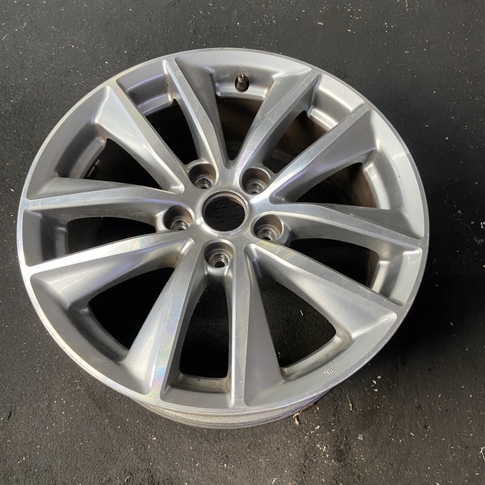17" INFINITI Q50 14-15 17x7.5 , , narrow spoke width Original OEM Wheel Rim - Close-Up Detail