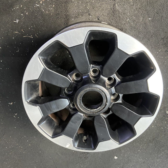 17" DODGE 2500 PICKUP 20-21 , 17x8 , , machined Original OEM Wheel Rim - Close-Up Detail