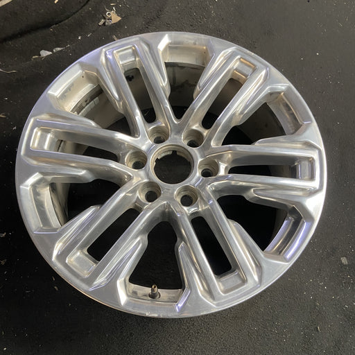 20" YUKON 21 20x9, , polished, opt NZG Original OEM Wheel Rim - Angle View