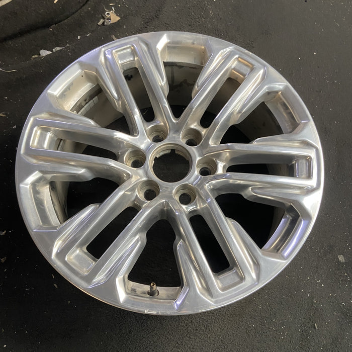 20" YUKON 21 20x9, , polished, opt NZG Original OEM Wheel Rim - Angle View