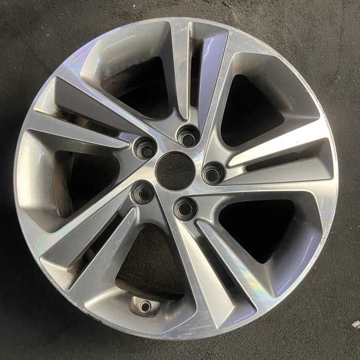 17" ELANTRA 17 17x7 , Sdn Original OEM Wheel Rim - Angle View