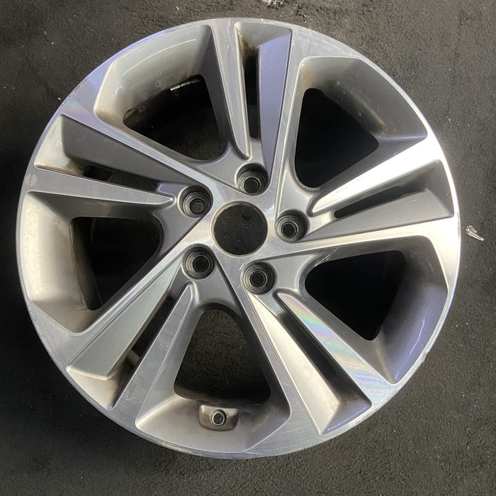 17" ELANTRA 17 17x7 , Sdn Original OEM Wheel Rim - Angle View
