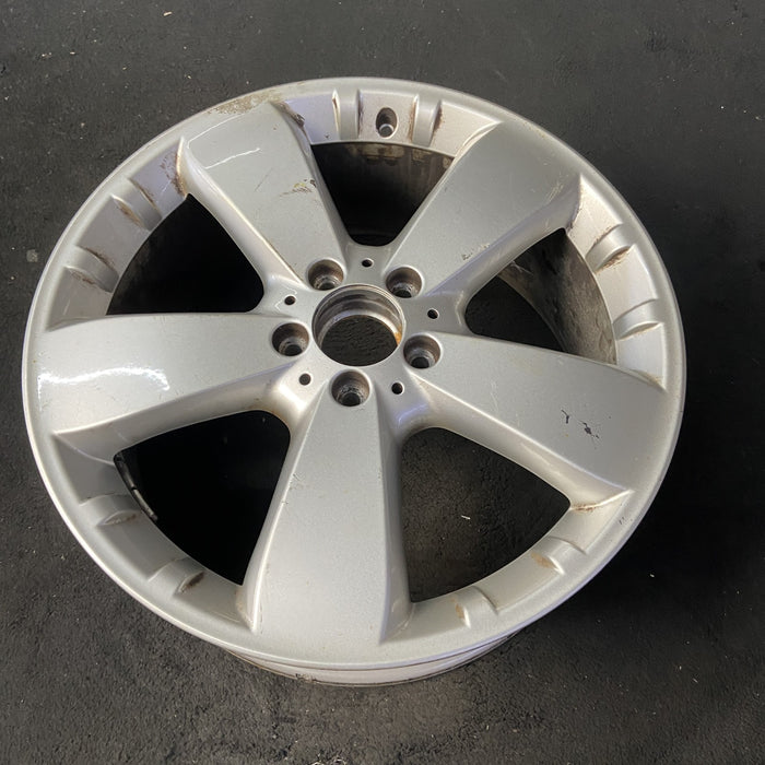 19" MERCEDES ML-CLASS 09 164 Type, ML350, 19x8, , arched fluted with 2 tabs - Close-Up Detail