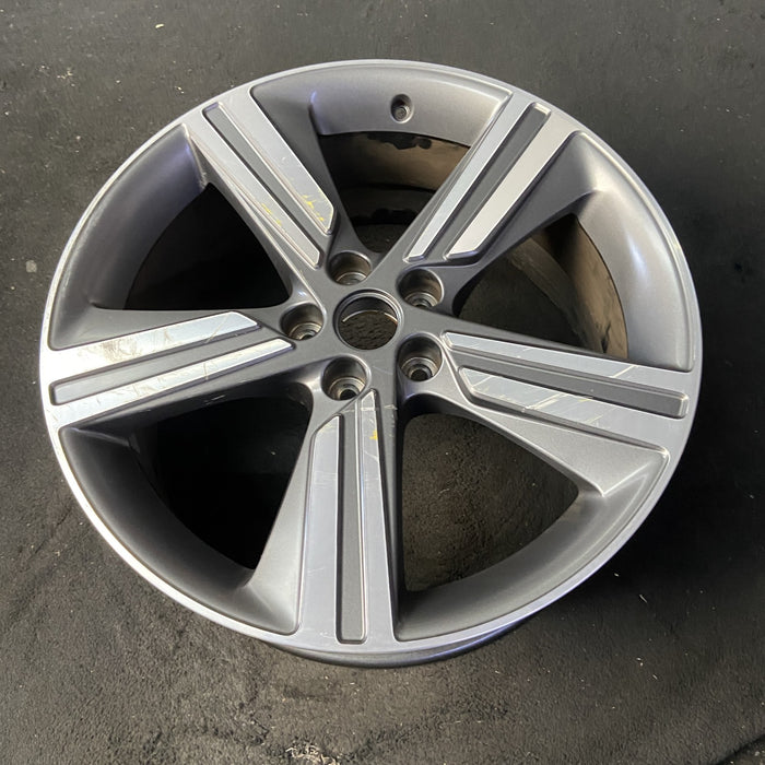 20" GV80 25 20x8.5, 5 spoke Original OEM Wheel Rim - Close-Up Detail