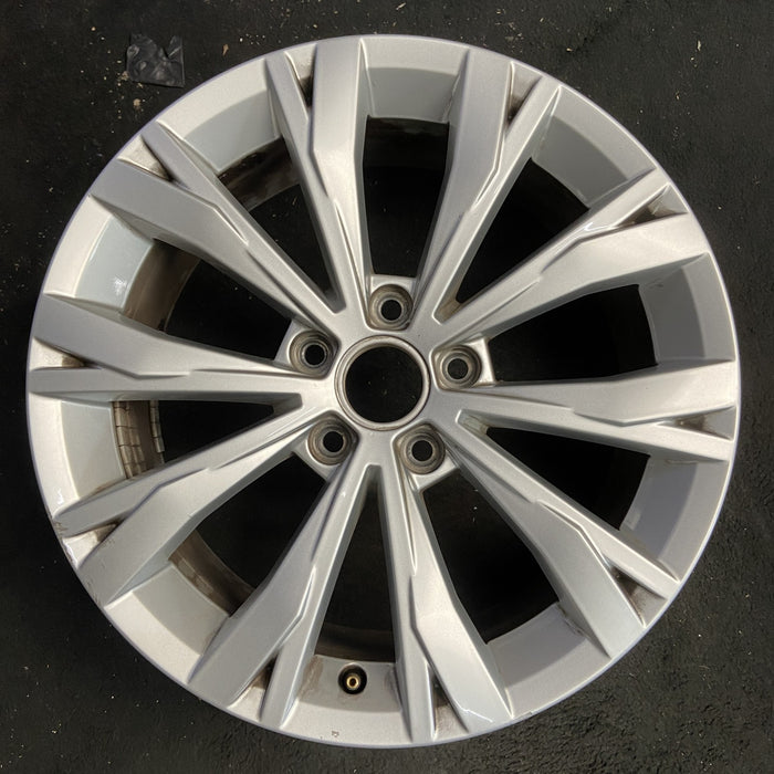 17" TIGUAN 18 17x7 , , split spoke Original OEM Wheel Rim - Angle View
