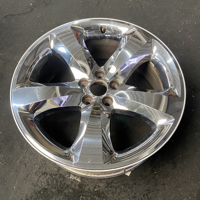 20" CHALLENGER 11-12 20x8, , chrome clad, lug nut centered between spokes - Close-Up Detail