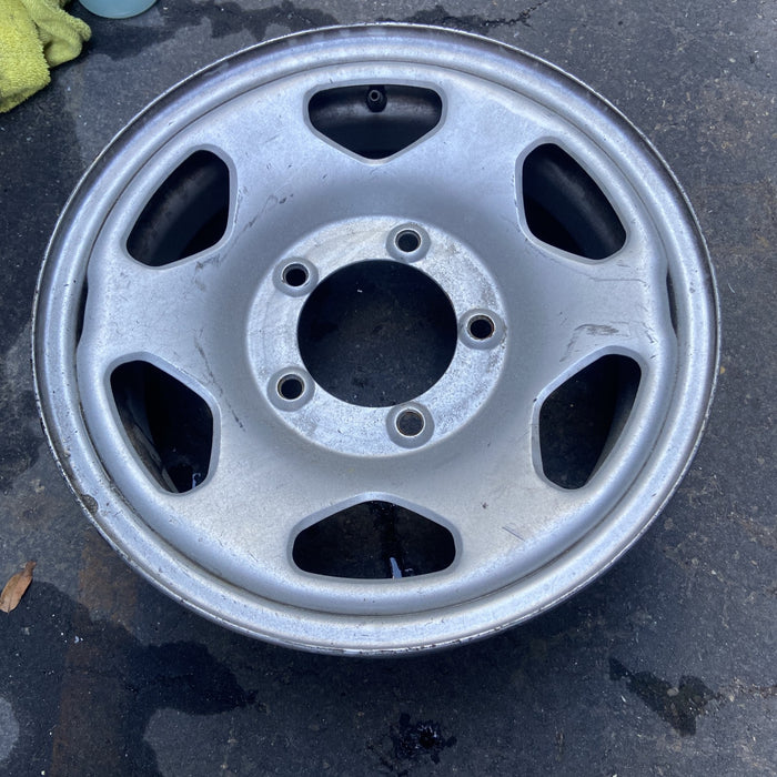 15" SUNRUNNER 92-95 , steel, 6 slot Original OEM Wheel Rim - Close-Up Detail