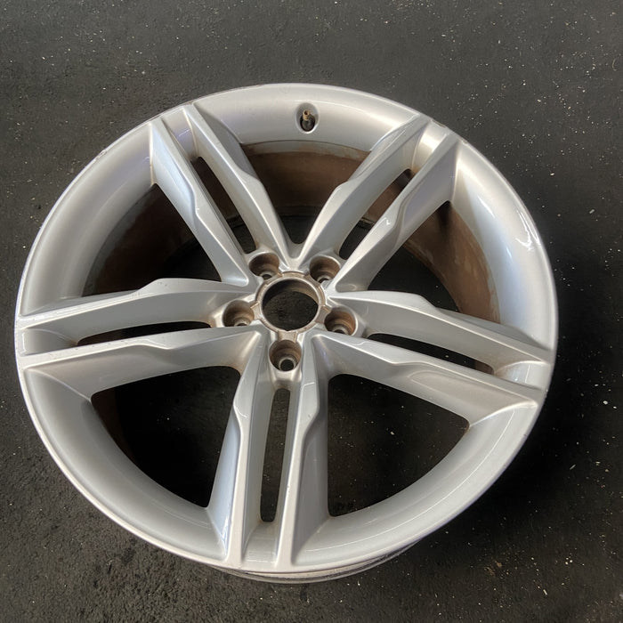 19" AUDI A5 08-09 19x8.5, 5 spoke, double spoke Original OEM Wheel Rim - Close-Up Detail