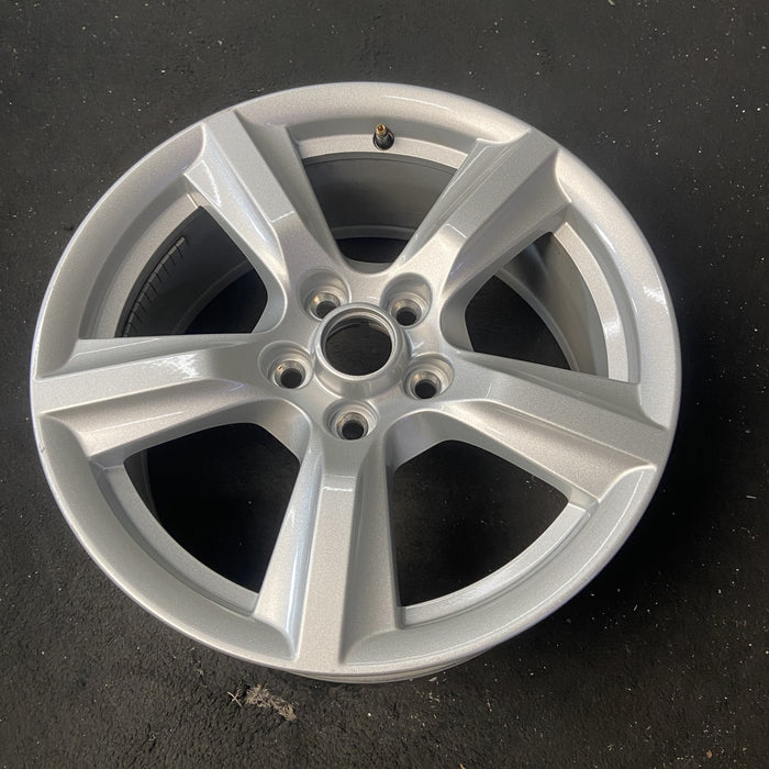 17" MUSTANG 15 17x7.5 , Original OEM Wheel Rim - Close-Up Detail