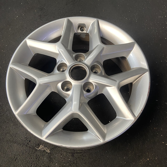 16" SOUL 20-23 gasoline model, 16x6.5, alloy Original OEM Wheel Rim - Close-Up Detail