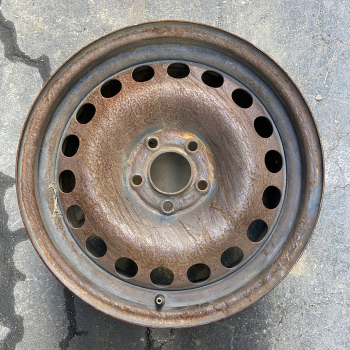 16" G6 05-06 16x7, steel Original OEM Wheel Rim - Angle View