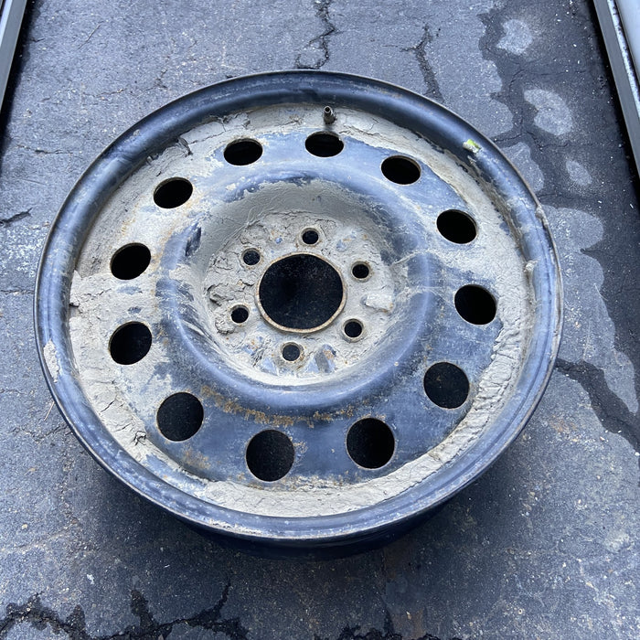 18" EXPEDITION 11-17 18x7.5, Original OEM Wheel Rim - Close-Up Detail