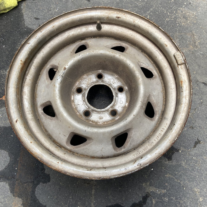15" BLAZER S10/JIMMY S15 95-97 4x2, 15x7, steel Original OEM Wheel Rim - Close-Up Detail