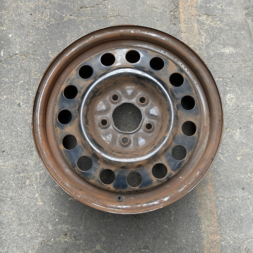 15" ASTRO 00-02 15x6 Original OEM Wheel Rim - Angle View