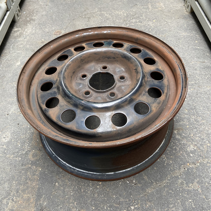 15" ASTRO 00-02 15x6 Original OEM Wheel Rim - Close-Up Detail