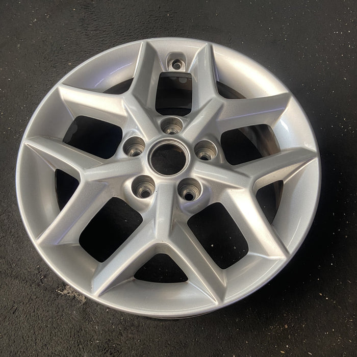 16" SOUL 20-23 gasoline model, 16x6.5, alloy Original OEM Wheel Rim - Close-Up Detail