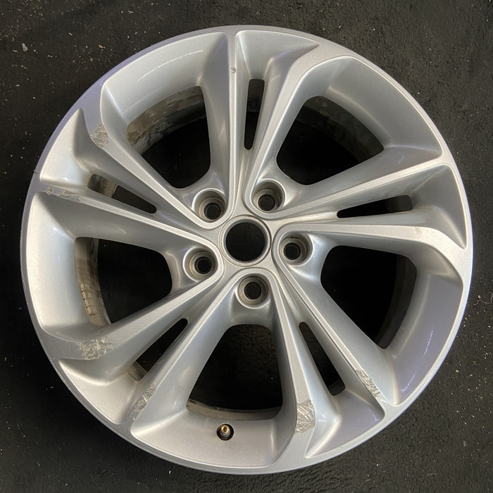 18" ENCORE GX 20 18x7.5, 5 split spoke, silver Original OEM Wheel Rim - Angle View