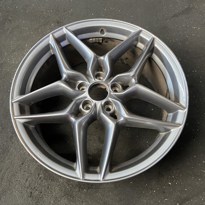 19" INFINITI QX30 17-19 19x8 Original OEM Wheel Rim - Close-Up Detail