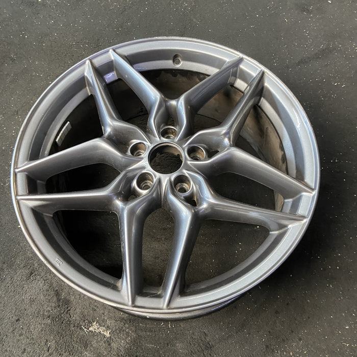 19" INFINITI QX30 17-19 19x8 Original OEM Wheel Rim - Close-Up Detail