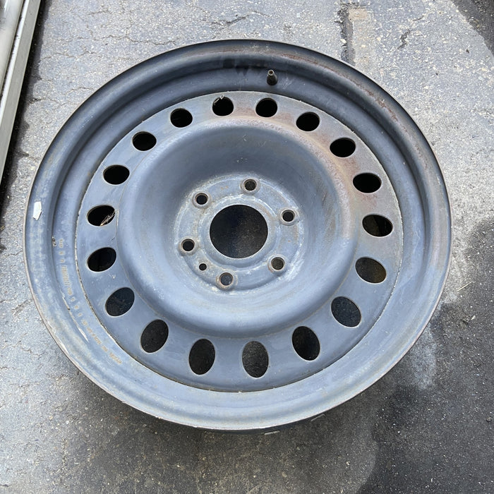 18" ARMADA 07 18x8, steel Original OEM Wheel Rim - Close-Up Detail