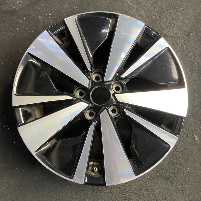 17" ALTIMA 19-22 17x7.5 , 10 spoke Original OEM Wheel Rim - Angle View
