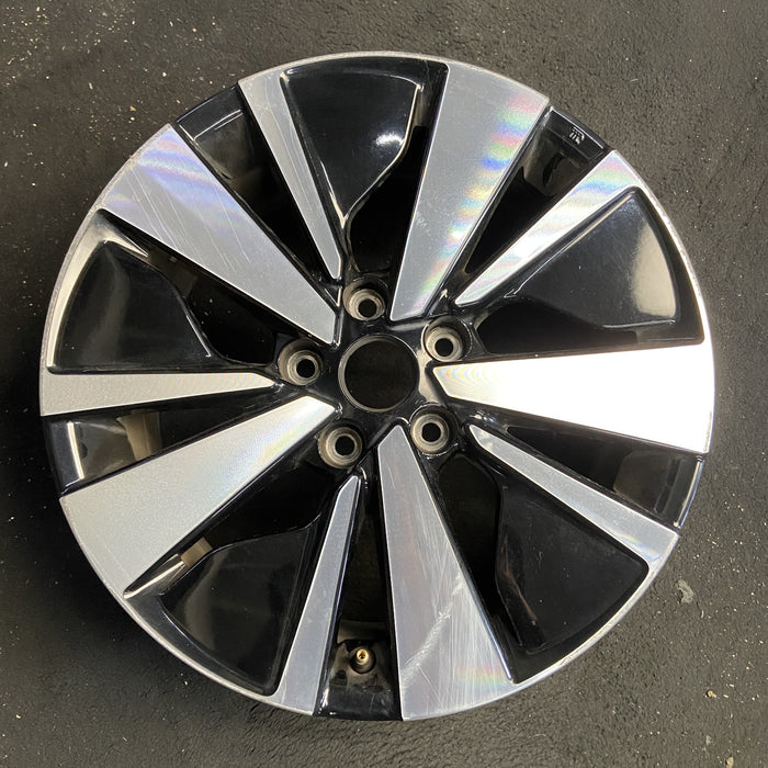 17" ALTIMA 19-22 17x7.5 , 10 spoke Original OEM Wheel Rim - Angle View