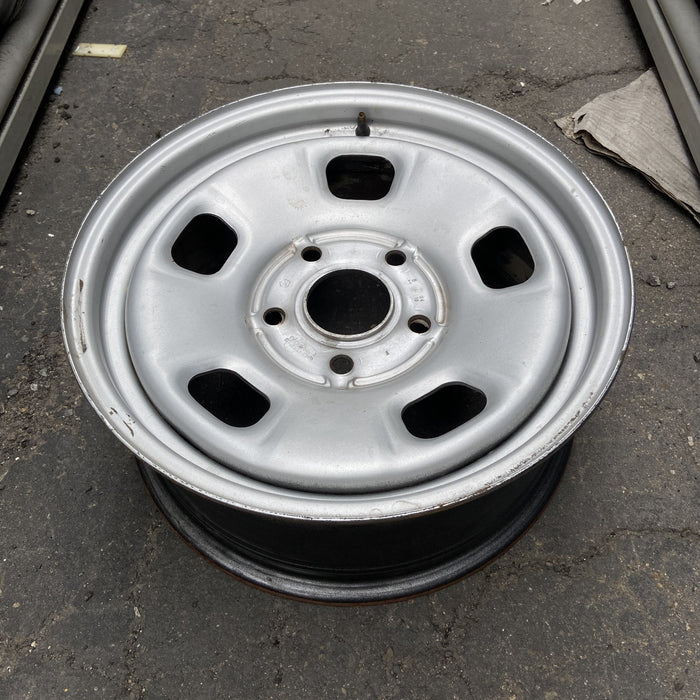 17" DODGE 1500 PICKUP 13 , 17x7, steel Original OEM Wheel Rim - Close-Up Detail