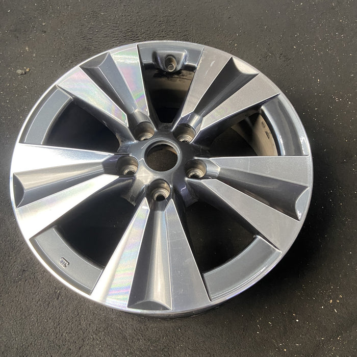 17" LEAF 13-17 17x6.5, Original OEM Wheel Rim - Close-Up Detail
