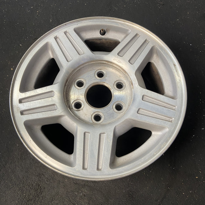 17" AVALANCHE 1500 07-08 17x7.5", aluminum, , double groove in each spoke - Close-Up Detail
